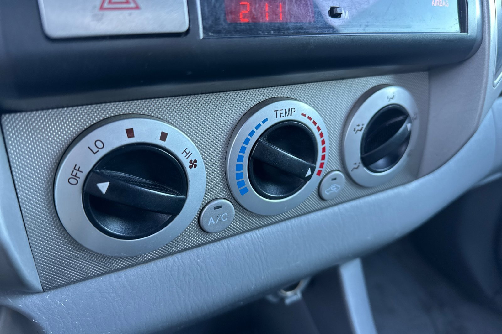 Used 2007 Toyota Tacoma Base 4D Access Cab image 26