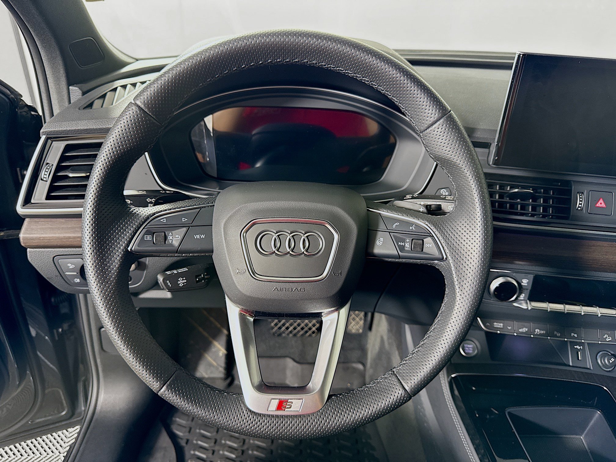 Used 2024 Audi Q5 e Prestige AWD/4WD image 12
