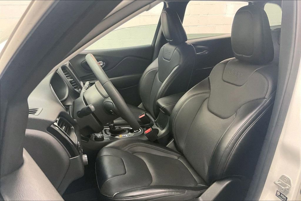 Used 2023 Jeep Cherokee Altitude Lux image 16