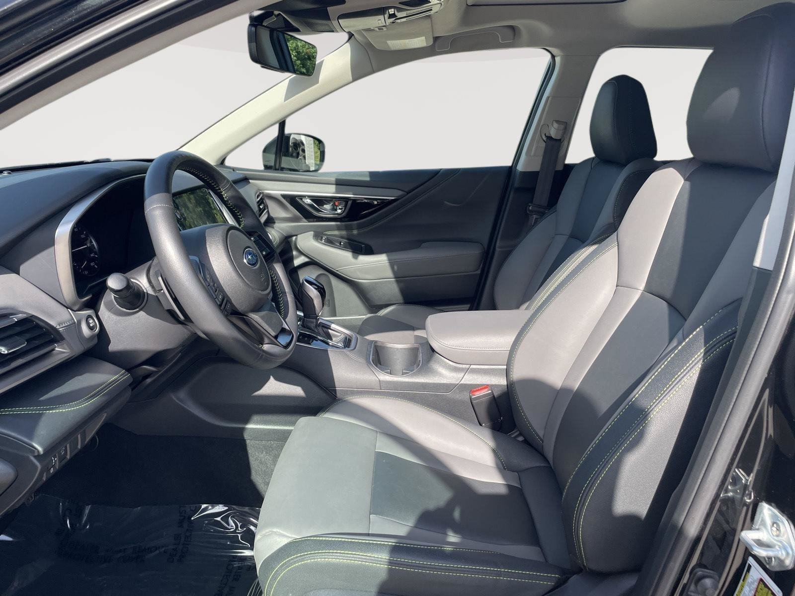Certified 2025 Subaru Outback Onyx Edition XT AWD/4WD image 3