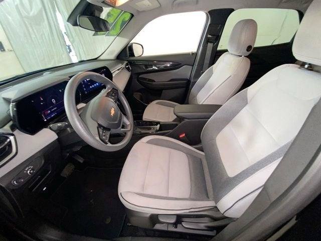 Used 2025 Chevrolet TrailBlazer LT AWD/4WD image 24