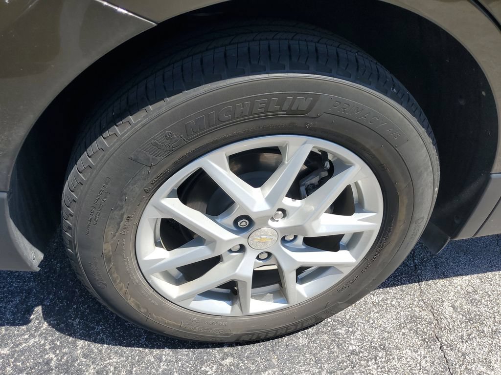 Used 2023 Chevrolet Equinox LT FWD image 9