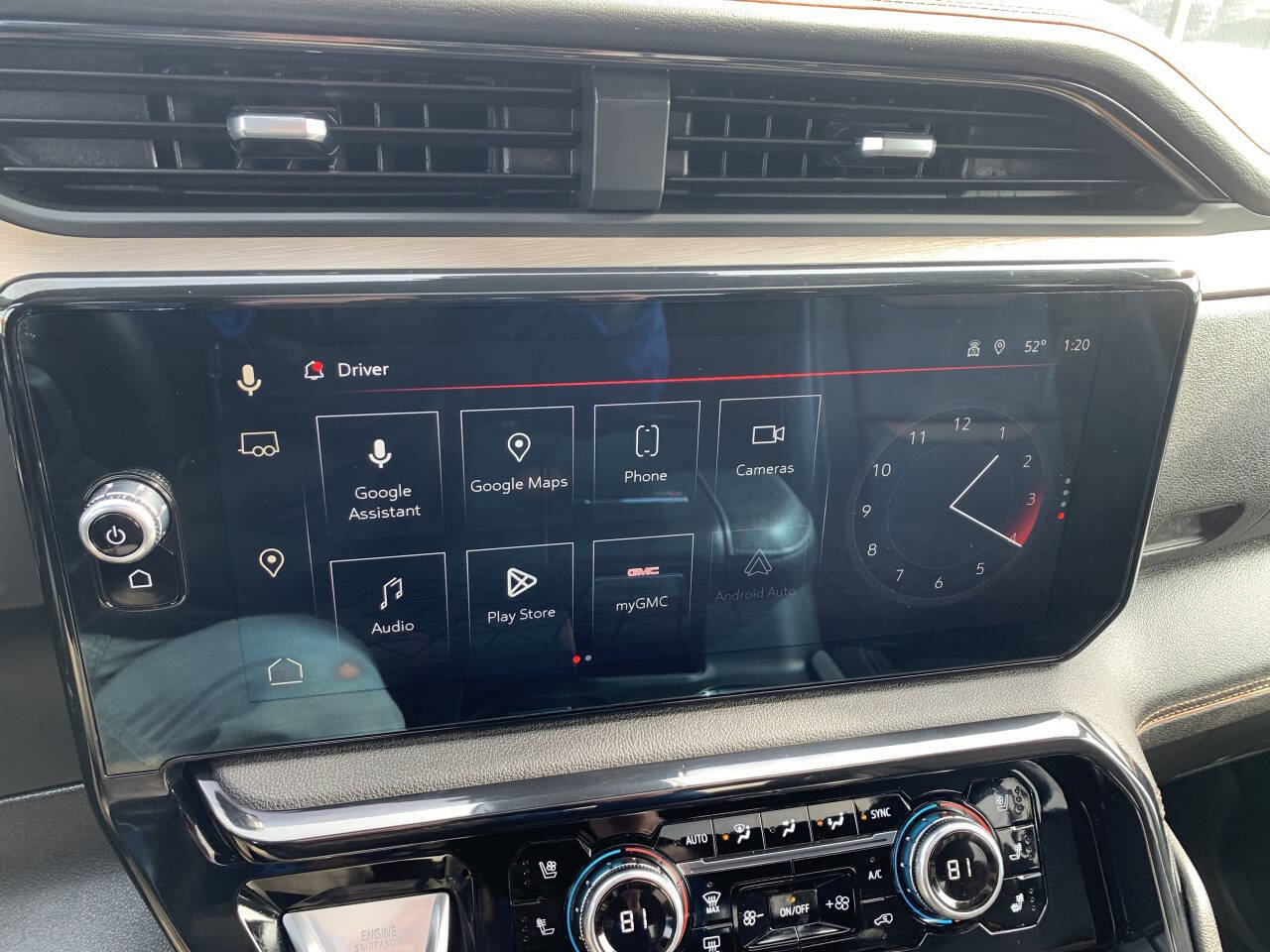 Used 2025 GMC Sierra 3500 AT4 w/ AT4 Premium Plus Package image 20