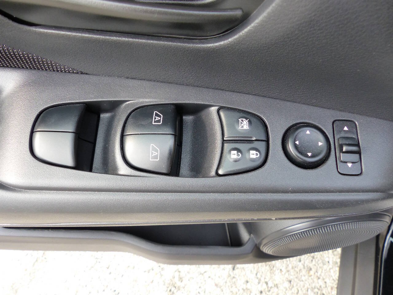 Used 2024 Nissan Kicks S FWD image 18
