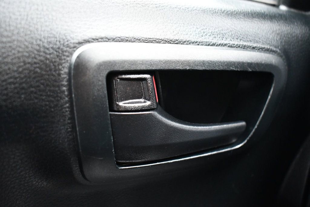 Used 2017 Toyota Tacoma TRD Sport image 33