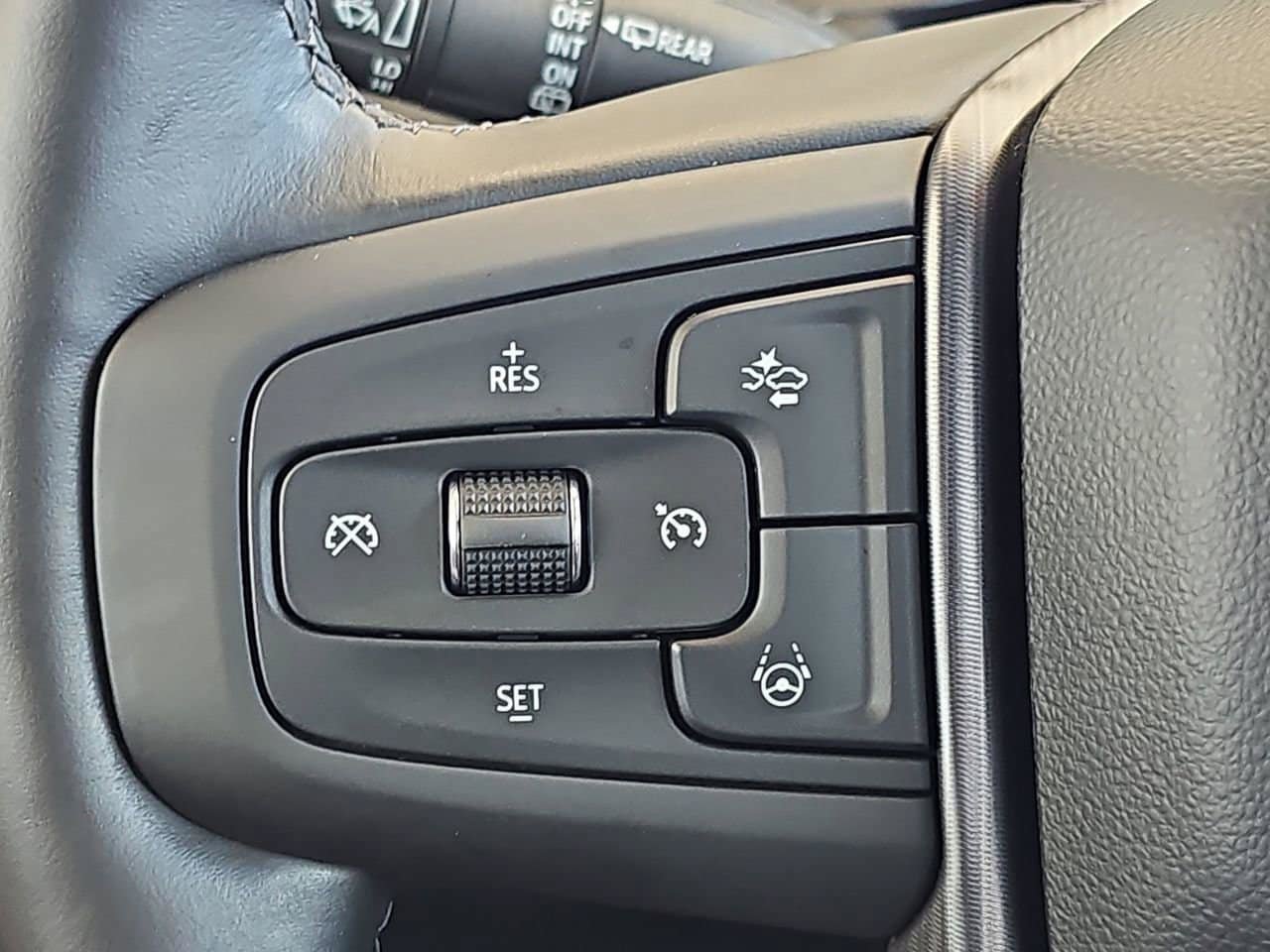 Used 2024 GMC Yukon Denali Ultimate AWD/4WD image 23