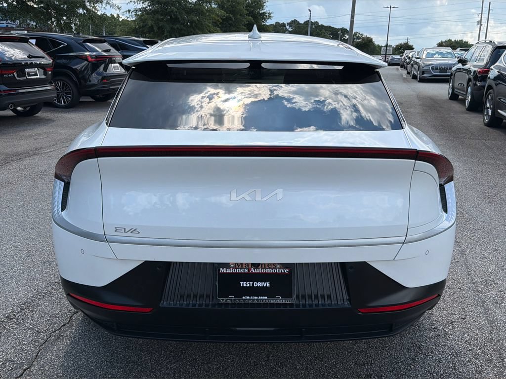 Used 2022 Kia EV6 Light RWD image 6