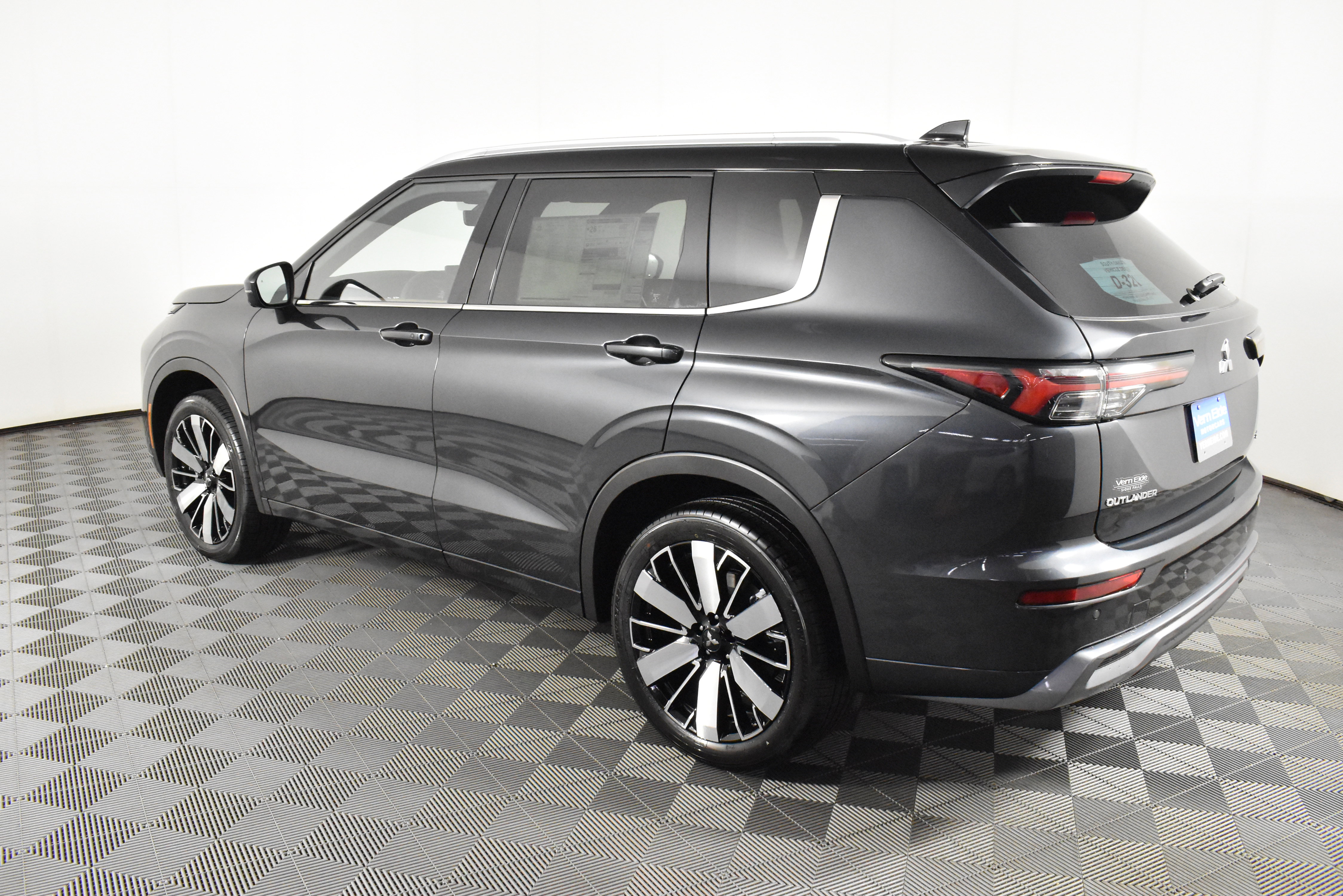 New 2025 Mitsubishi Outlander SEL image 8