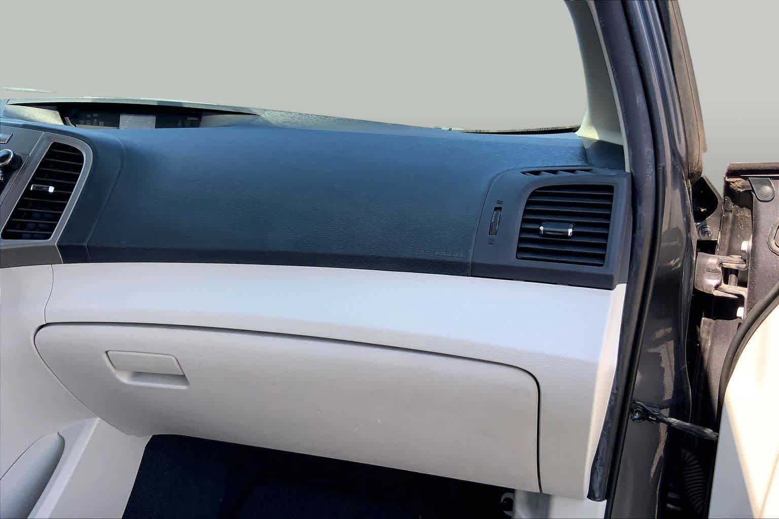 Used 2013 Toyota Venza LE w/ LE Convenience Pkg FWD image 18