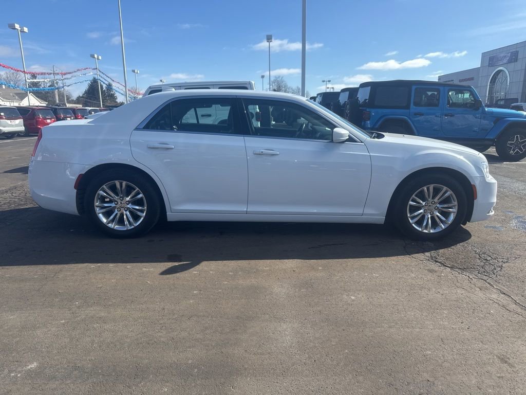 Used 2020 Chrysler 300 Touring L w/ Quick Order Package 2EF image 2