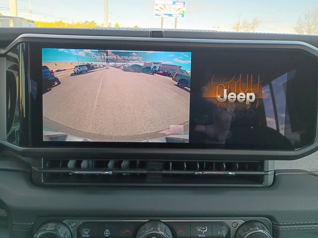 Used 2024 Jeep Wrangler Unlimited Sahara AWD/4WD image 15