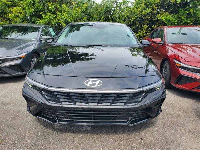 New 2025 Hyundai Elantra SE image 2