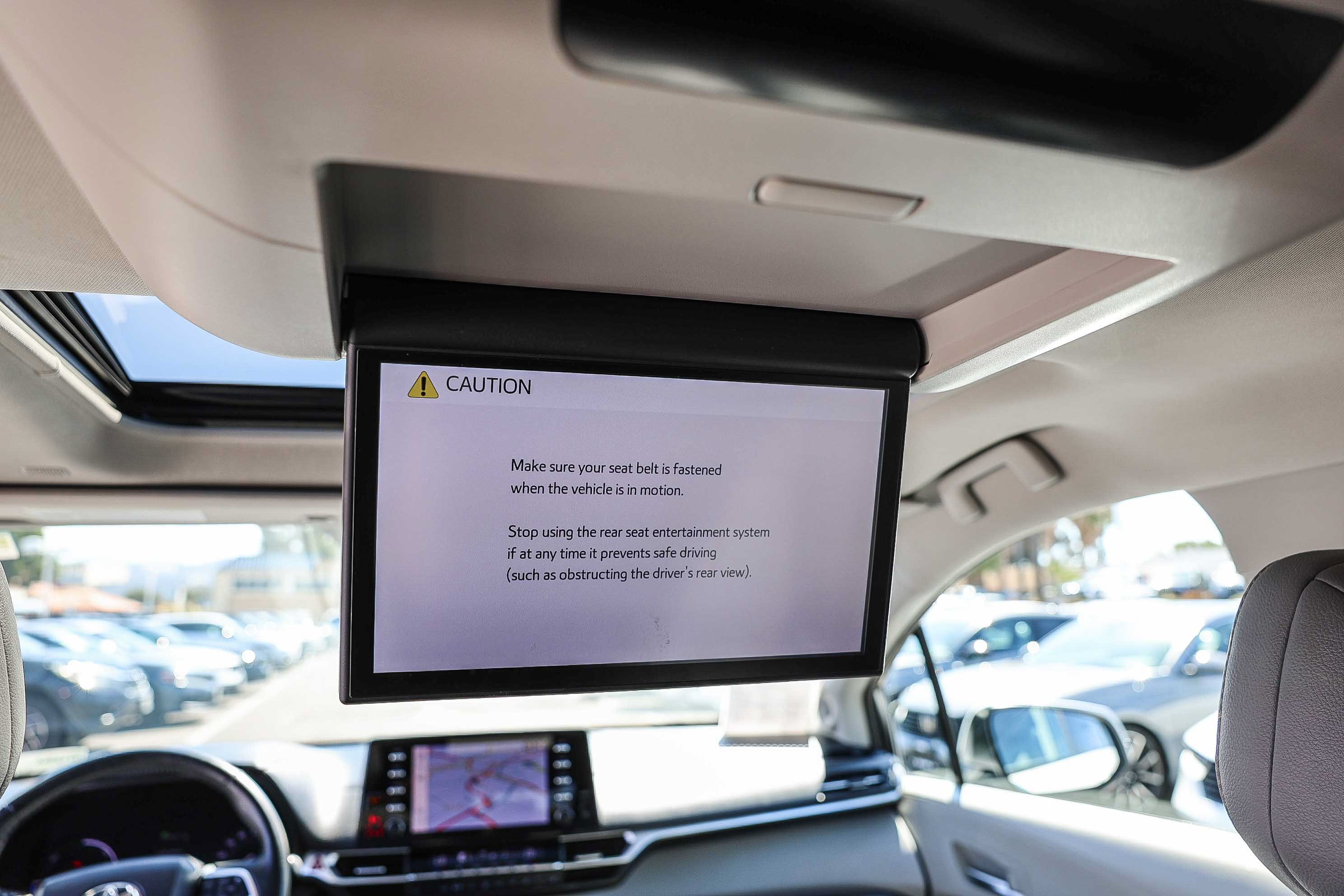 Used 2022 Toyota Sienna XLE w/ XLE Plus Package FWD image 8