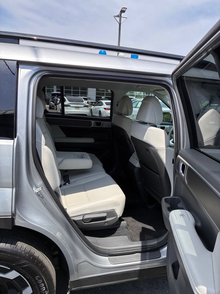 Used 2025 Hyundai Santa Fe SEL AWD/4WD image 24