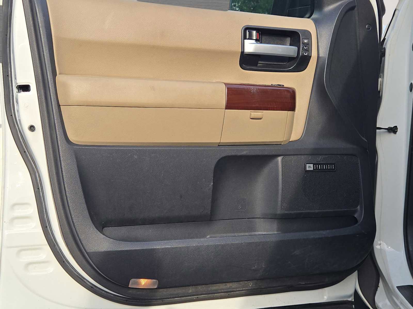 Used 2017 Toyota Sequoia Platinum AWD/4WD image 21