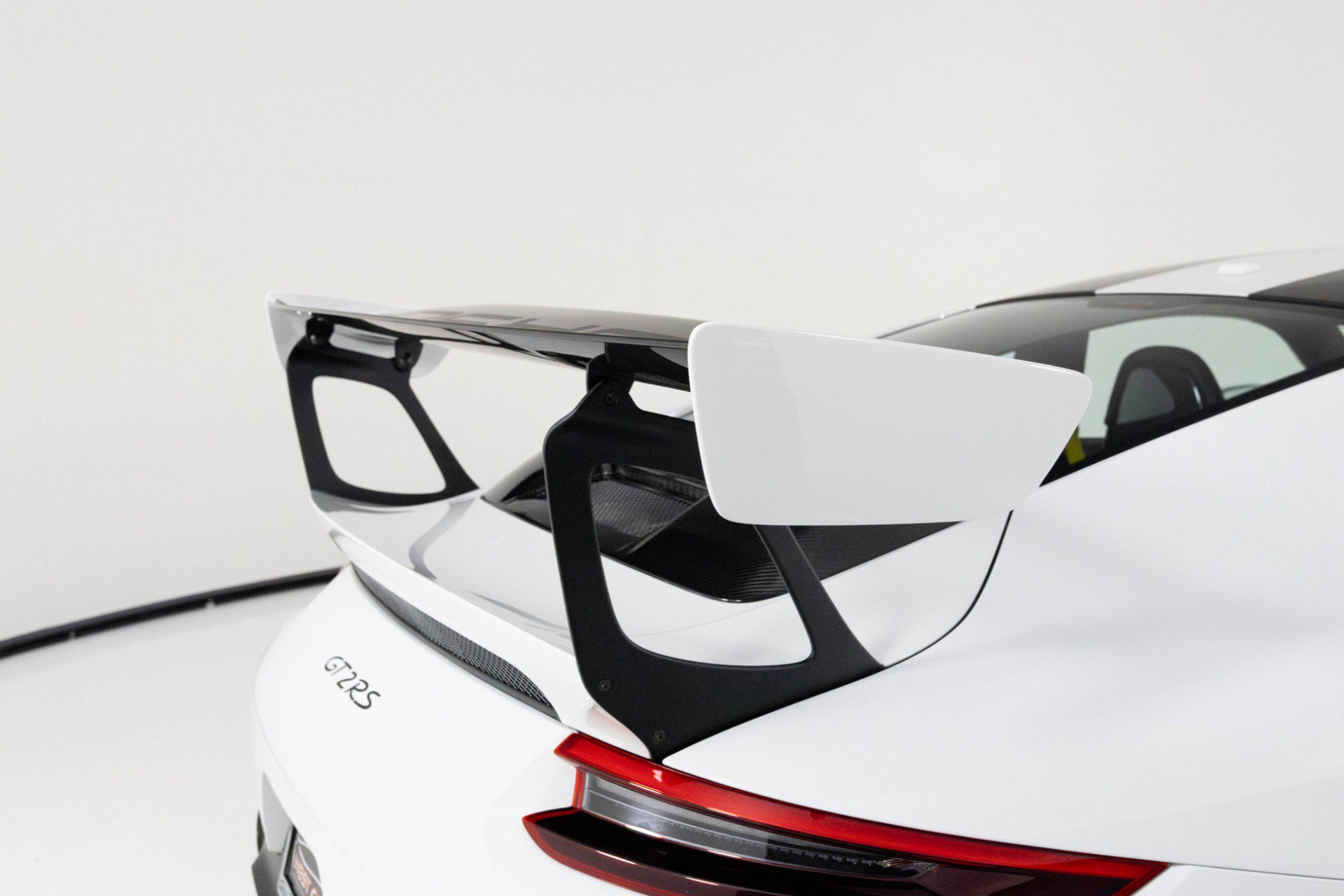 Used 2018 Porsche 911 GT2 RS image 72