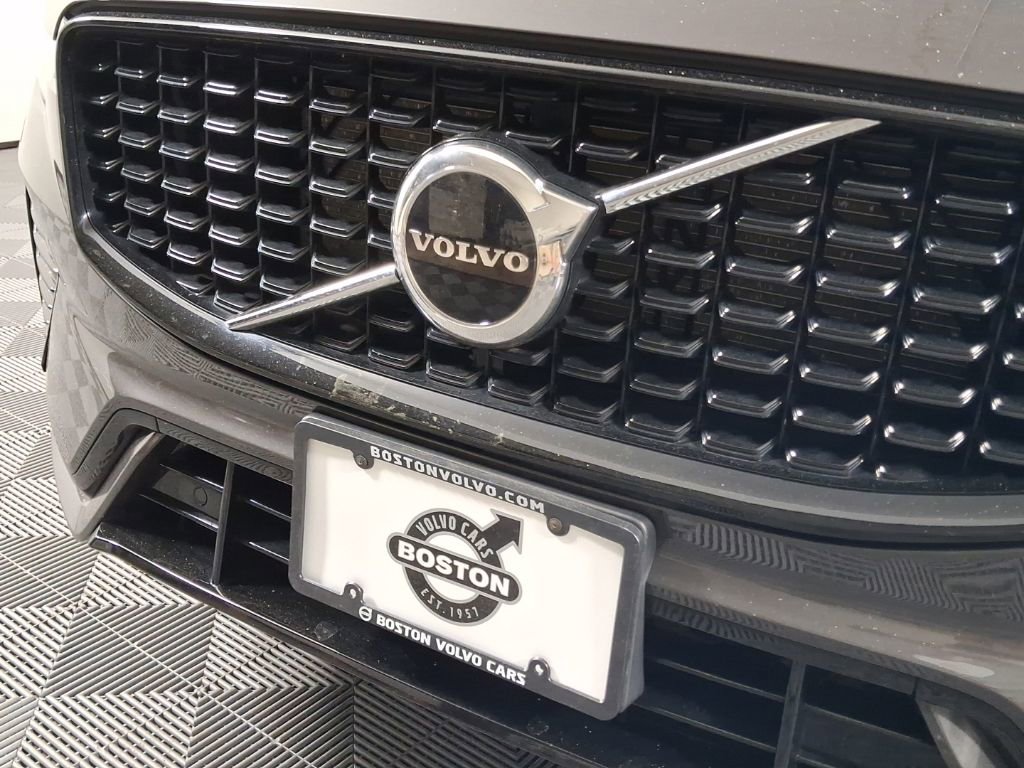 Certified 2024 Volvo XC60 B5 Core w/ Climate Package AWD/4WD image 5