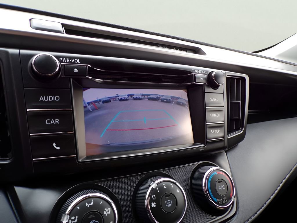 Used 2018 Toyota RAV4 LE image 24