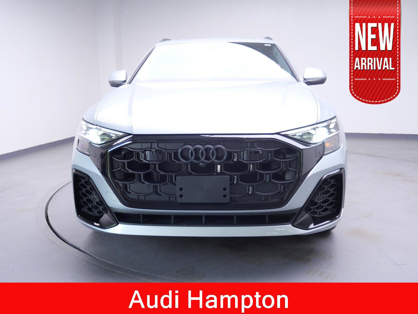 Used 2024 Audi Q8 Prestige w/ Prestige Package AWD/4WD image 3