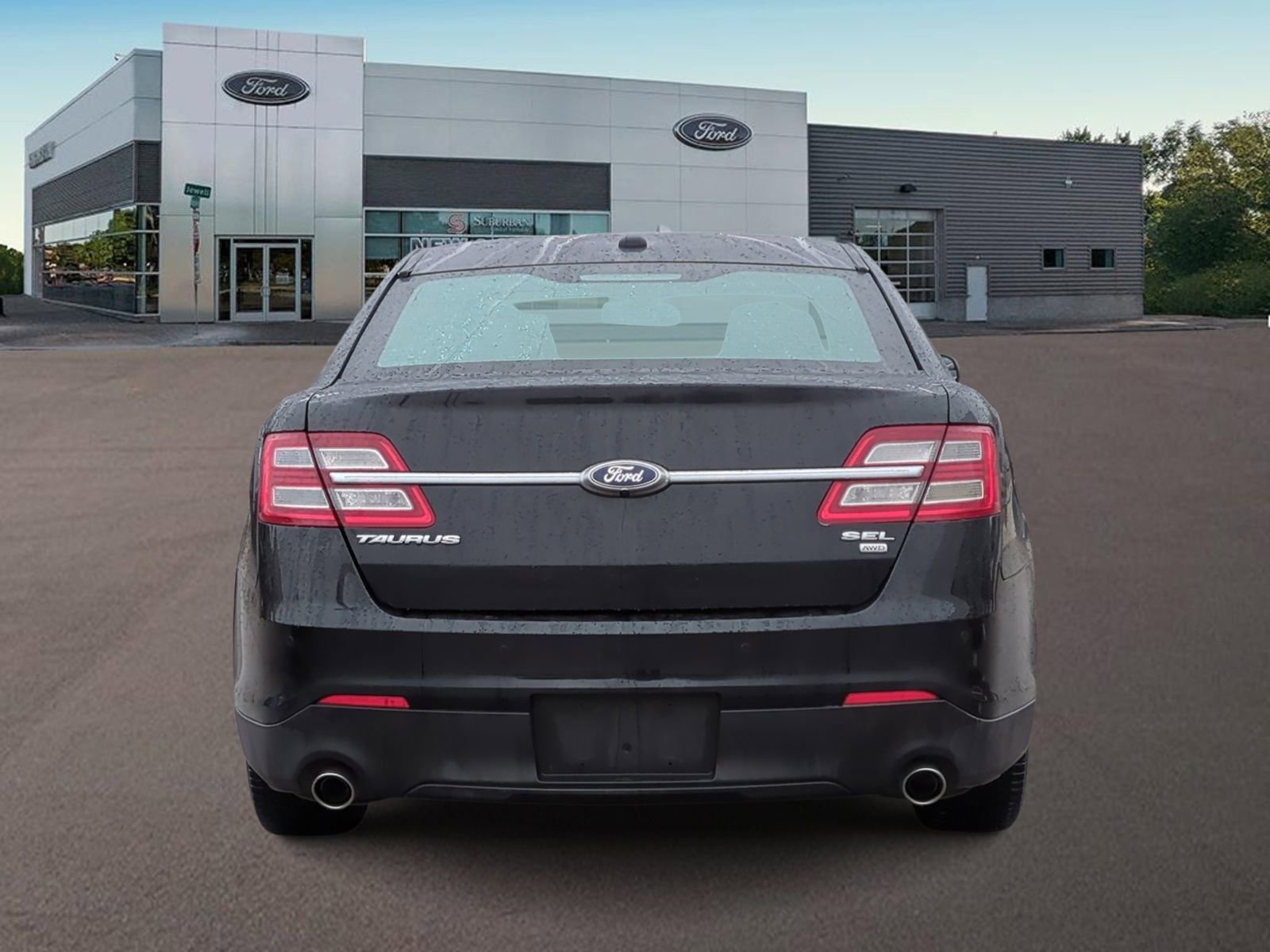 Used 2018 Ford Taurus SEL image 10