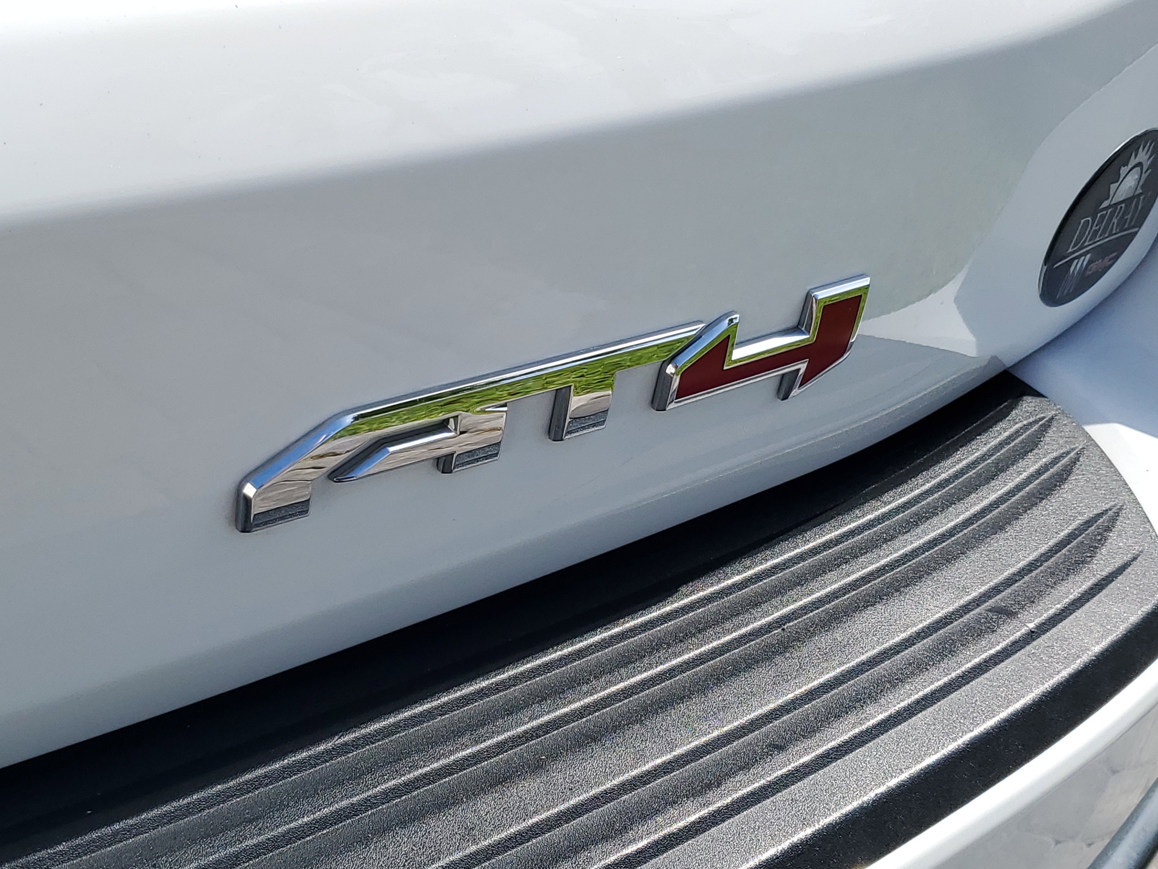 Used 2022 GMC Yukon AT4 AWD/4WD image 9
