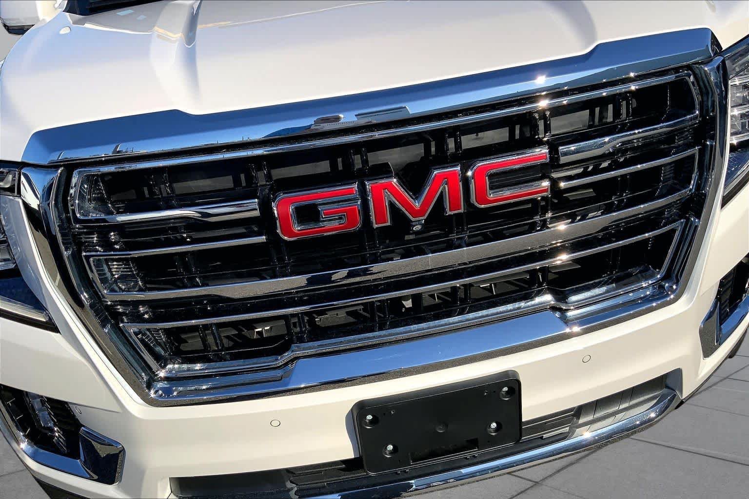 Used 2023 GMC Yukon SLT w/ SLT Premium Package AWD/4WD image 29