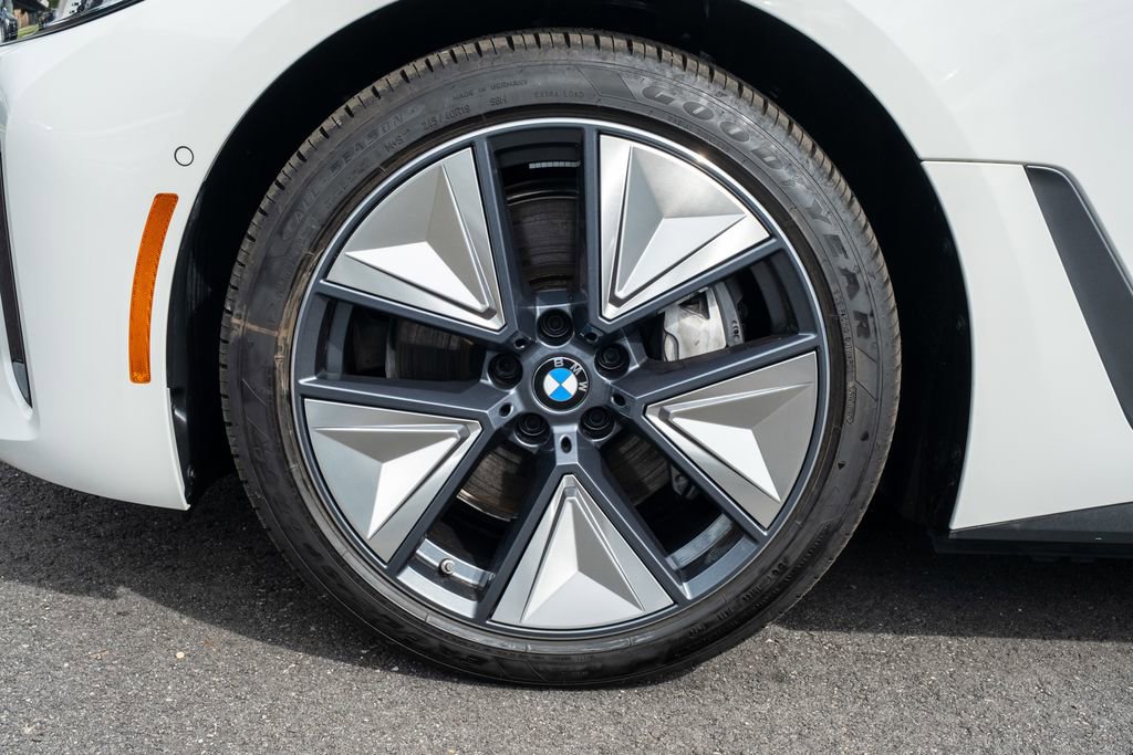 Used 2025 BMW i4 eDrive40 w/ Premium Package image 34