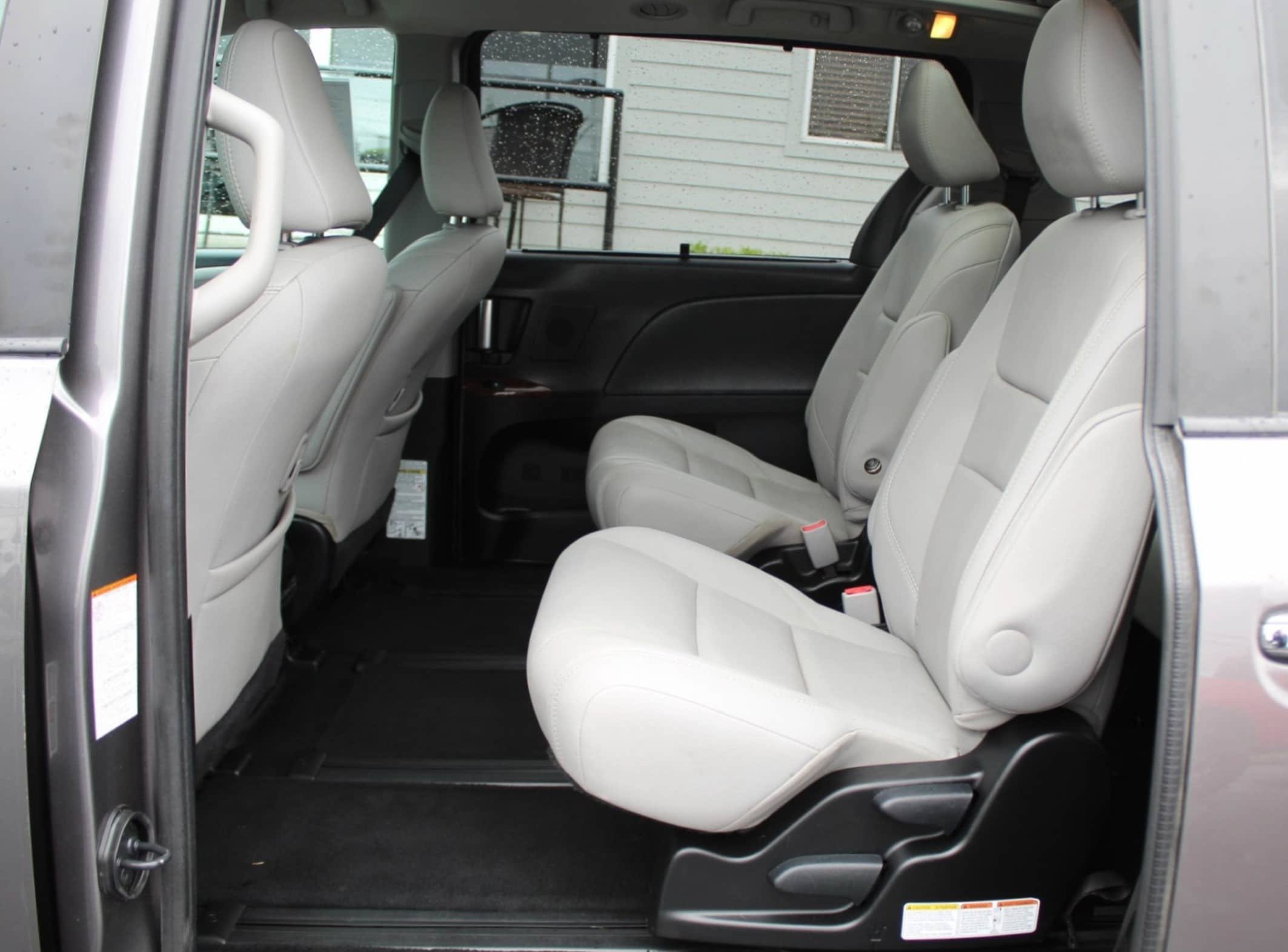Used 2017 Toyota Sienna Limited AWD/4WD image 21