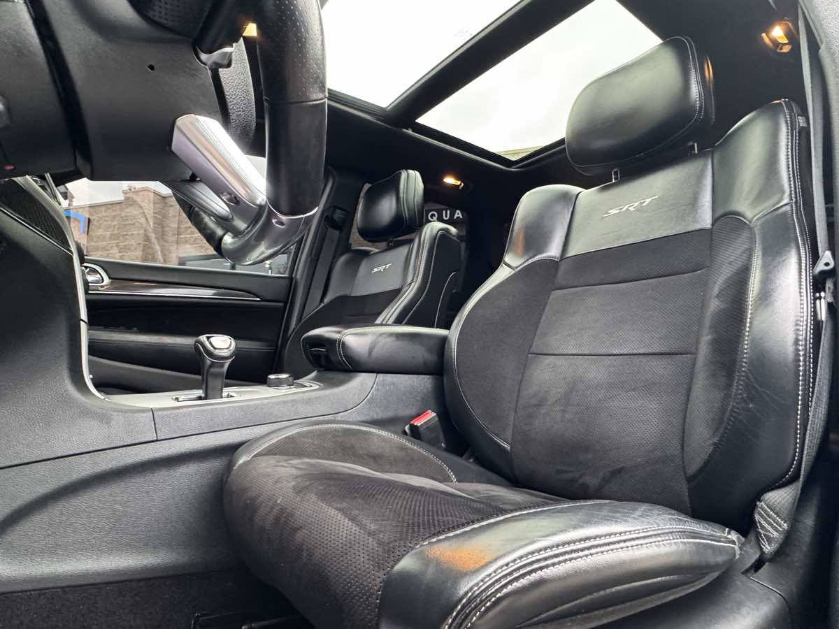 Used 2015 Jeep Grand Cherokee SRT w/ Luxury Group II AWD/4WD image 25