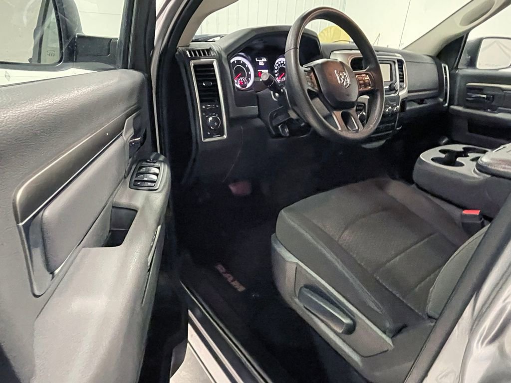 Used 2019 RAM 1500 Classic Warlock AWD/4WD image 20
