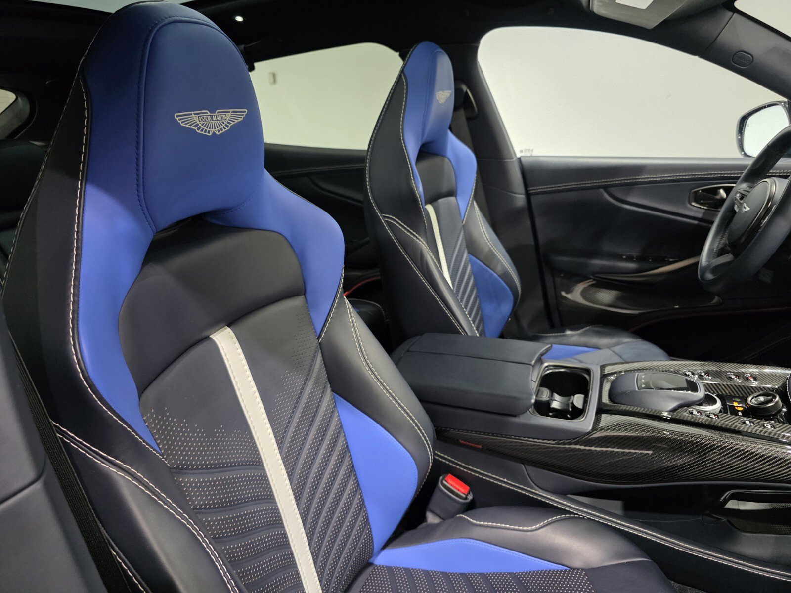 Used 2023 Aston Martin DBX 707 image 23