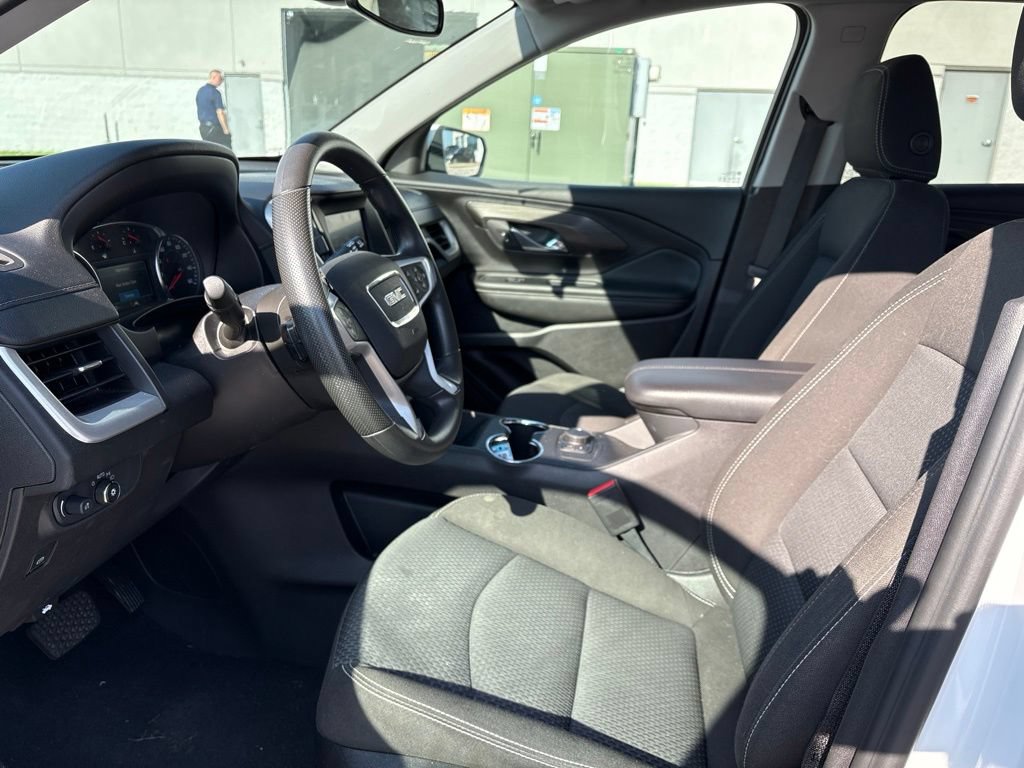 Used 2024 GMC Terrain SLE AWD/4WD image 9