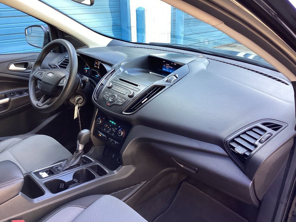 Used 2017 Ford Escape SE image 31