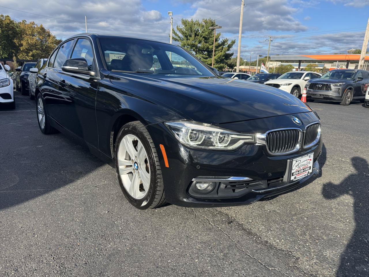Used 2017 BMW 330i xDrive Sedan AWD/4WD image 3