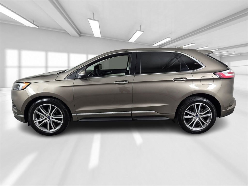 Used 2019 Ford Edge Titanium w/ Equipment Group 301A image 3