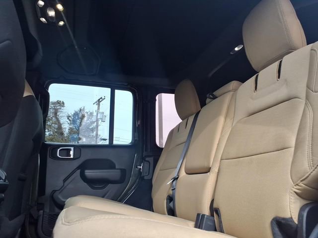 Certified 2023 Jeep Wrangler Unlimited w/ Cold Weather Group image 16