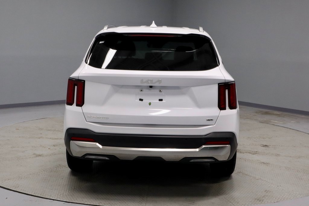 Used 2024 Kia Sorento S image 12