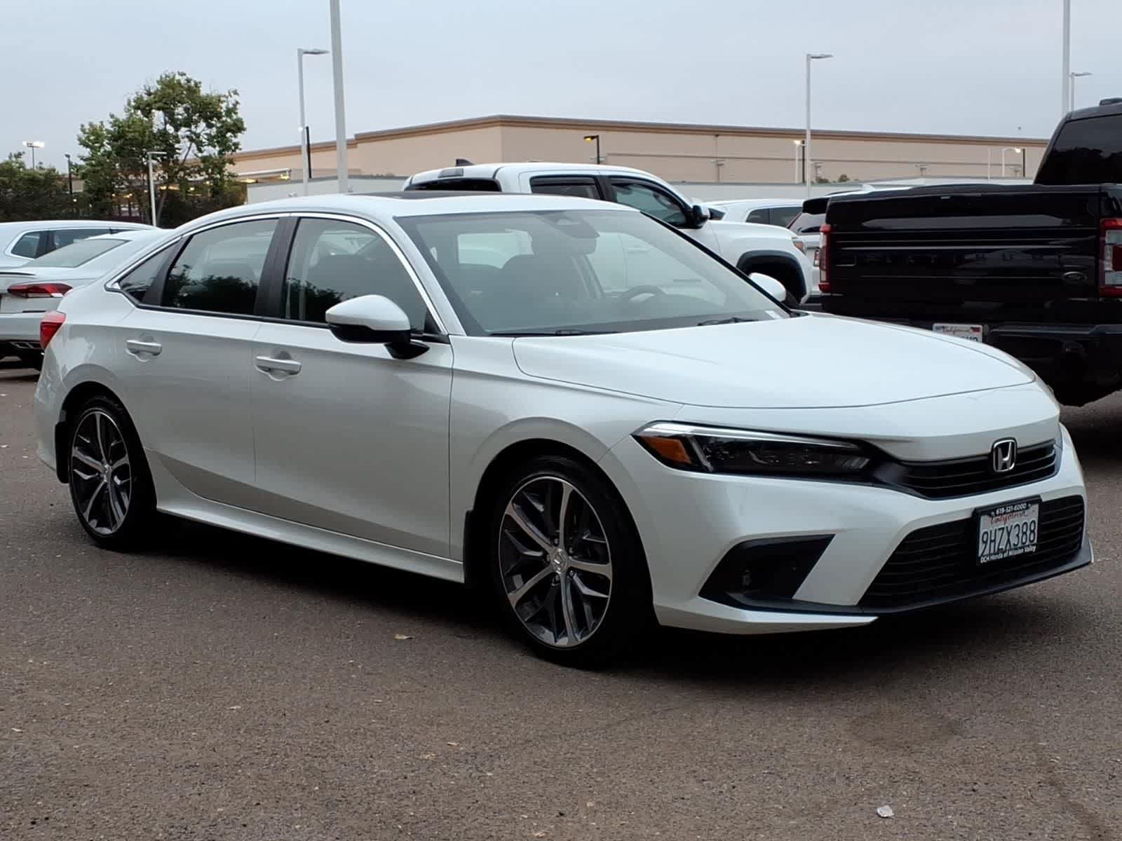Used 2024 Honda Civic Touring image 3
