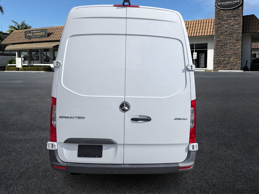Used 2025 Mercedes-Benz Sprinter 2500 image 6
