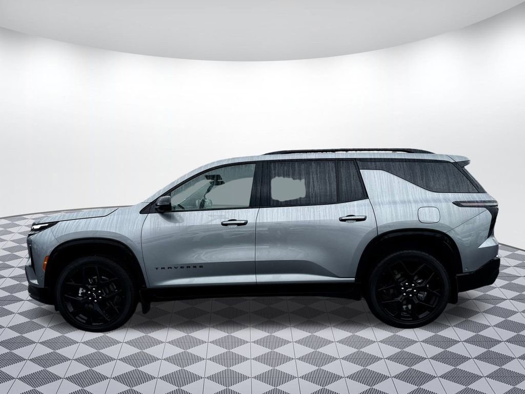 Used 2025 Chevrolet Traverse RS image 4