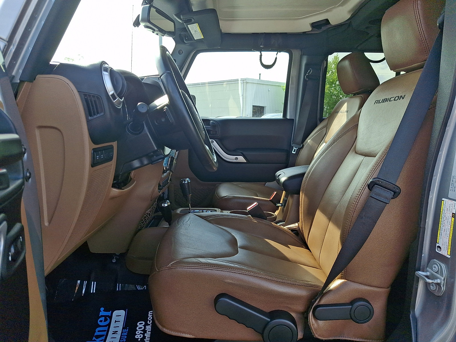 Used 2017 Jeep Wrangler Unlimited Rubicon w/ Dual Top Group AWD/4WD image 13