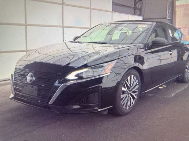 Used 2025 Nissan Altima 2.5 SV FWD image 4