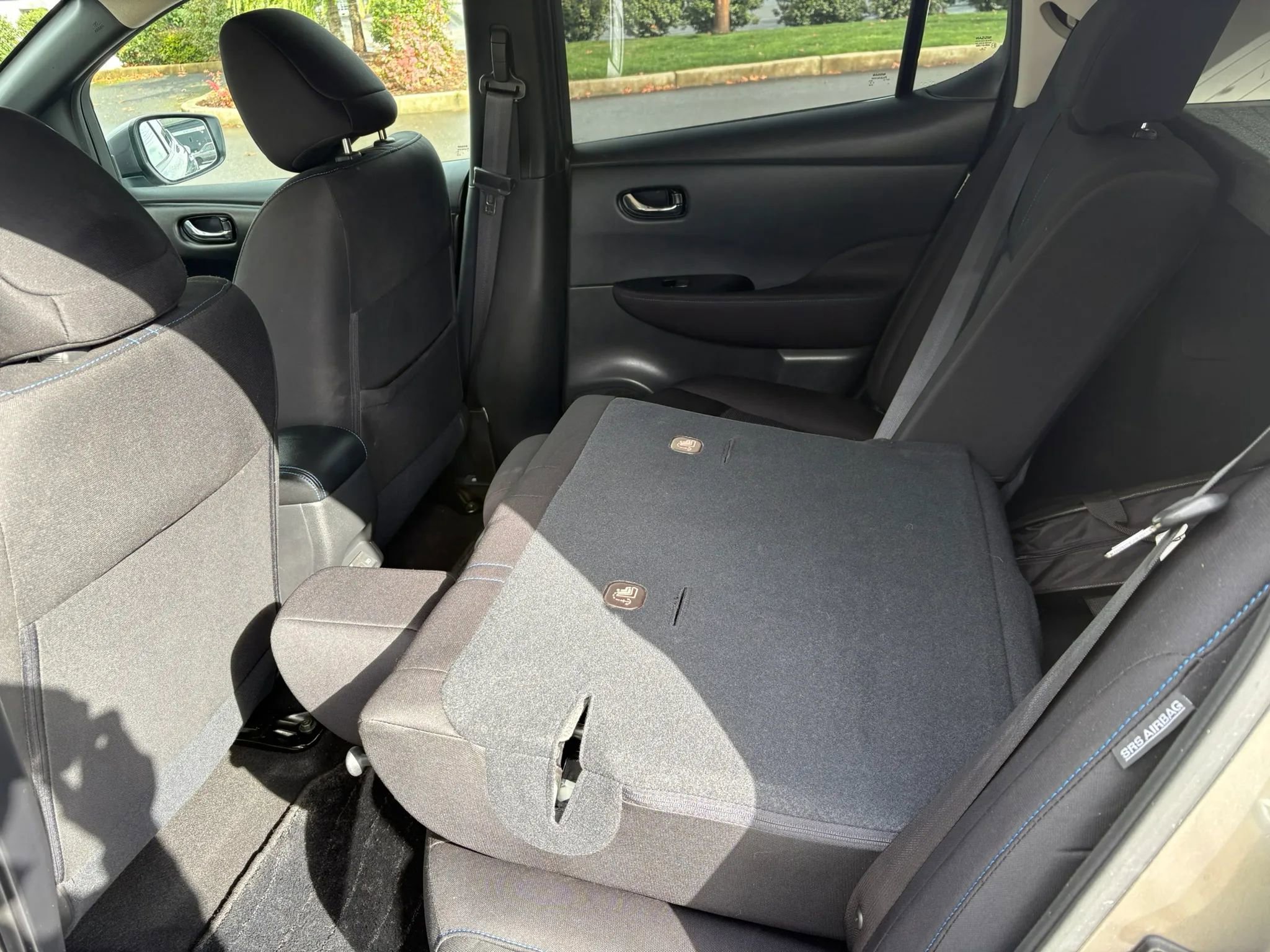 Used 2021 Nissan Leaf SV FWD image 16