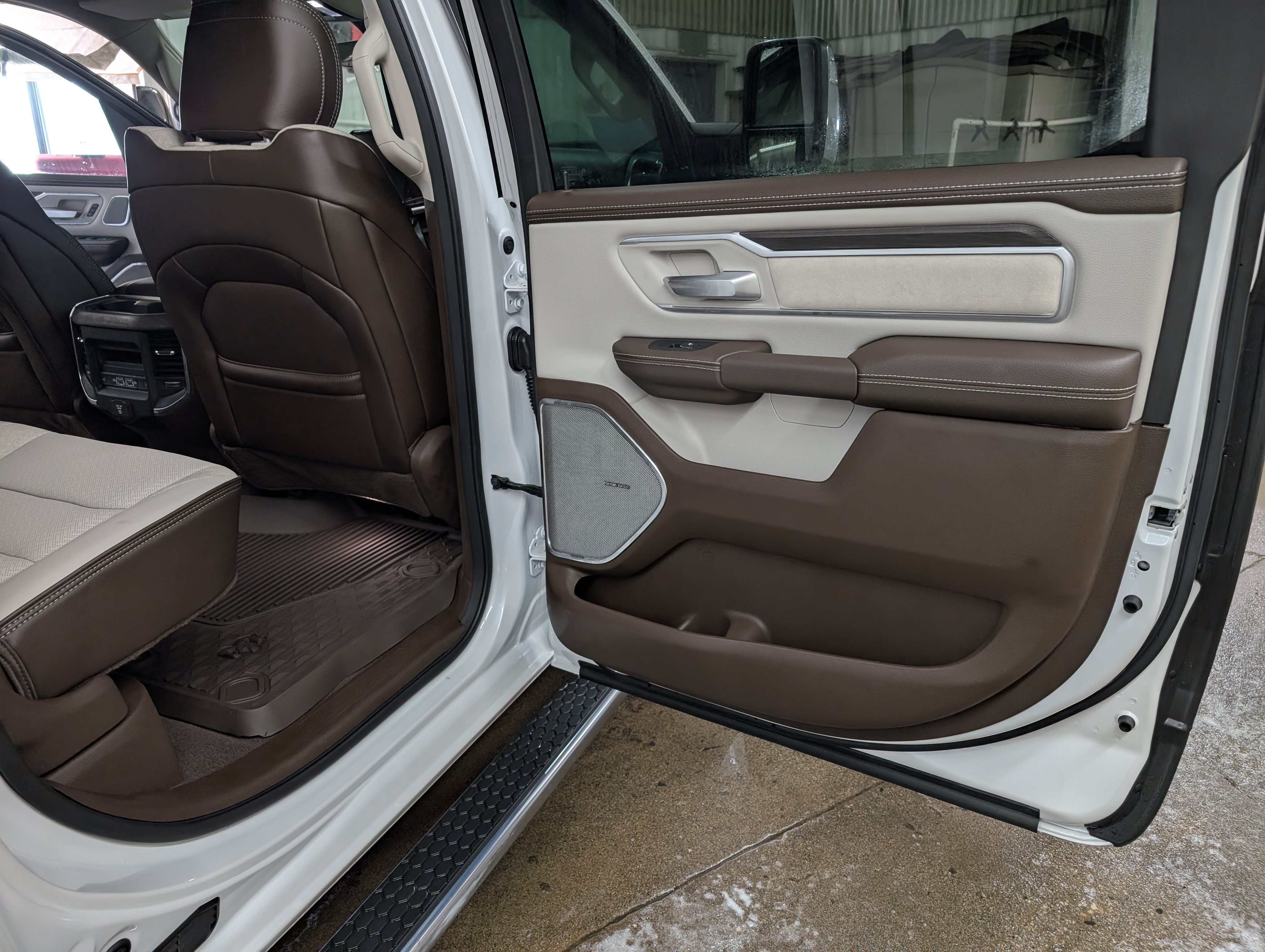 New 2026 RAM 1500 Laramie AWD/4WD image 6