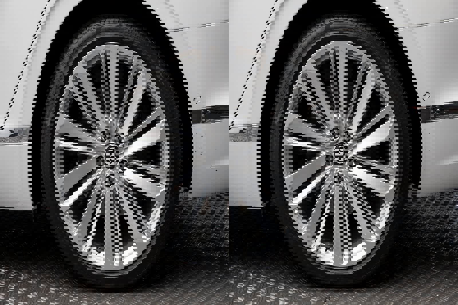 Used 2023 Bentley Flying Spur W12 image 60