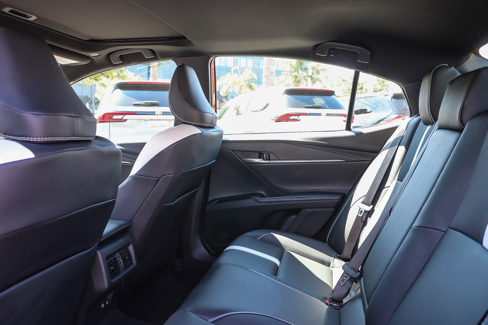 Used 2026 Toyota Camry Hybrid w/ Multimedia Upgrade Package image 22