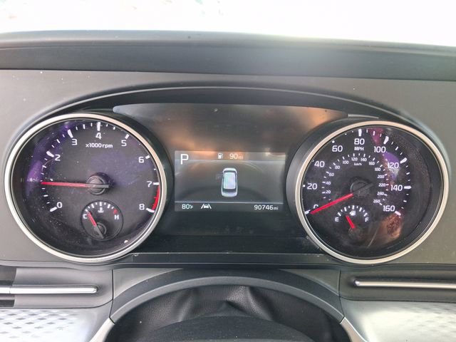 Used 2023 Kia Carnival LX image 15