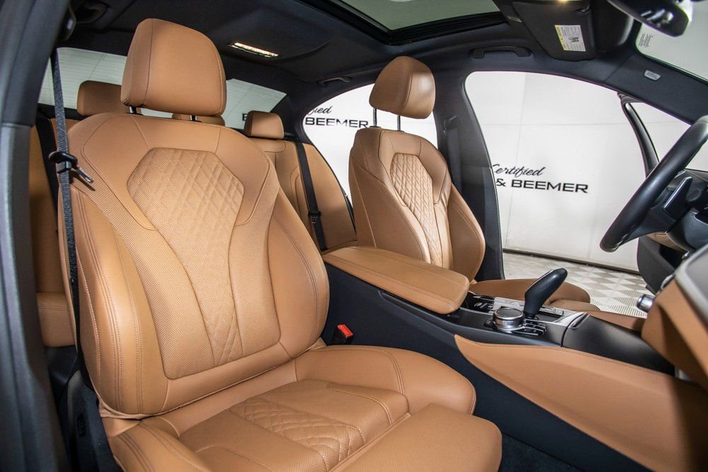 Used 2023 BMW 530e w/ M Sport Package image 17