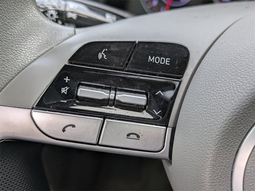 Used 2023 Hyundai Elantra SEL image 19