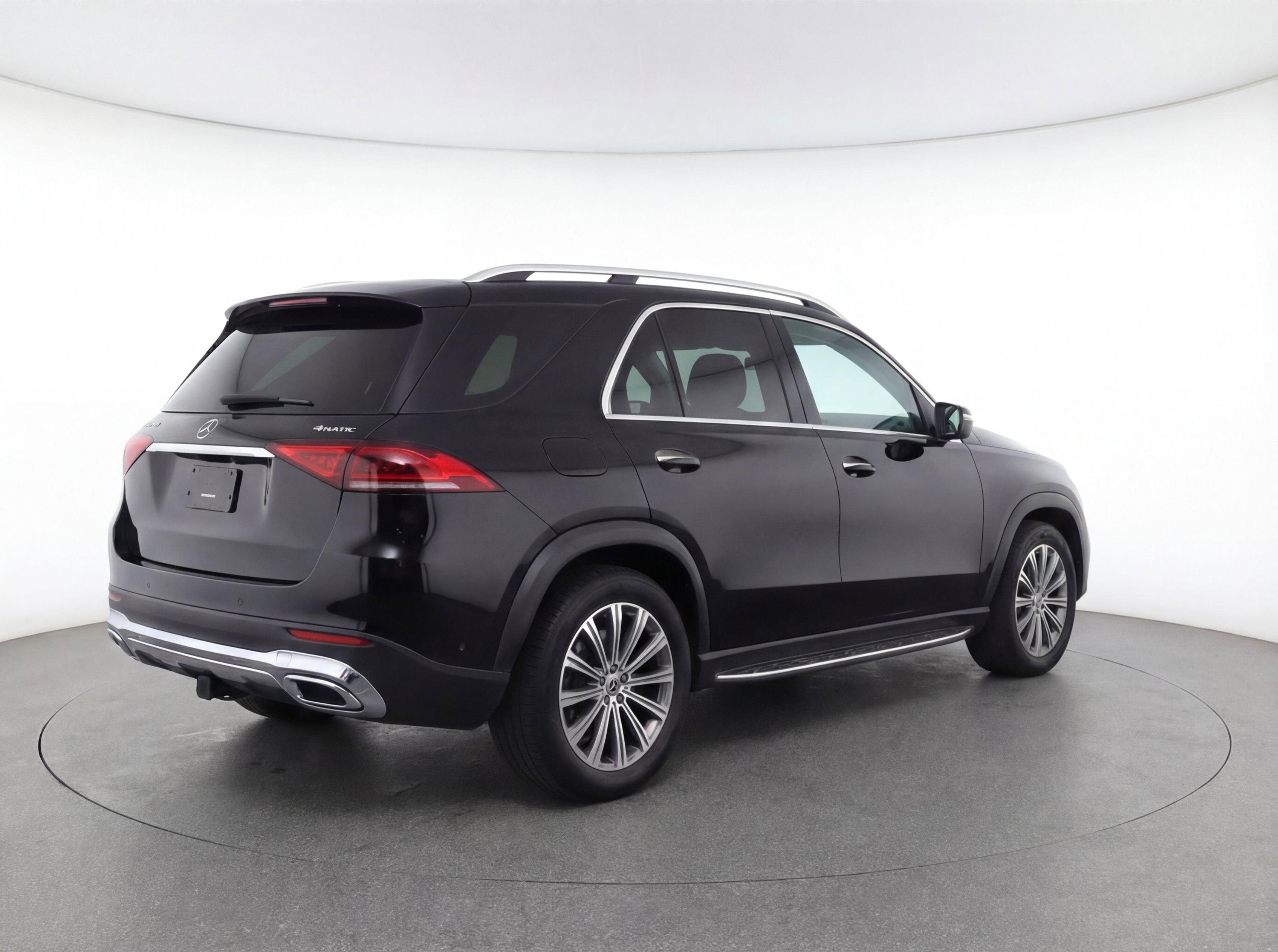 Used 2024 Mercedes-Benz GLC 300 4MATIC image 9